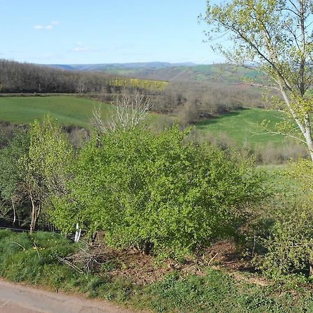 Gite Des Monts Saint-Izaire Dış mekan fotoğraf