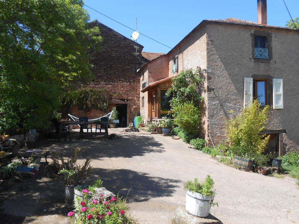 Gite Des Monts Saint-Izaire Dış mekan fotoğraf