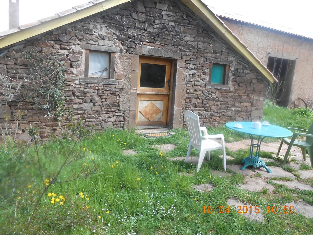 Gite Des Monts Saint-Izaire Dış mekan fotoğraf