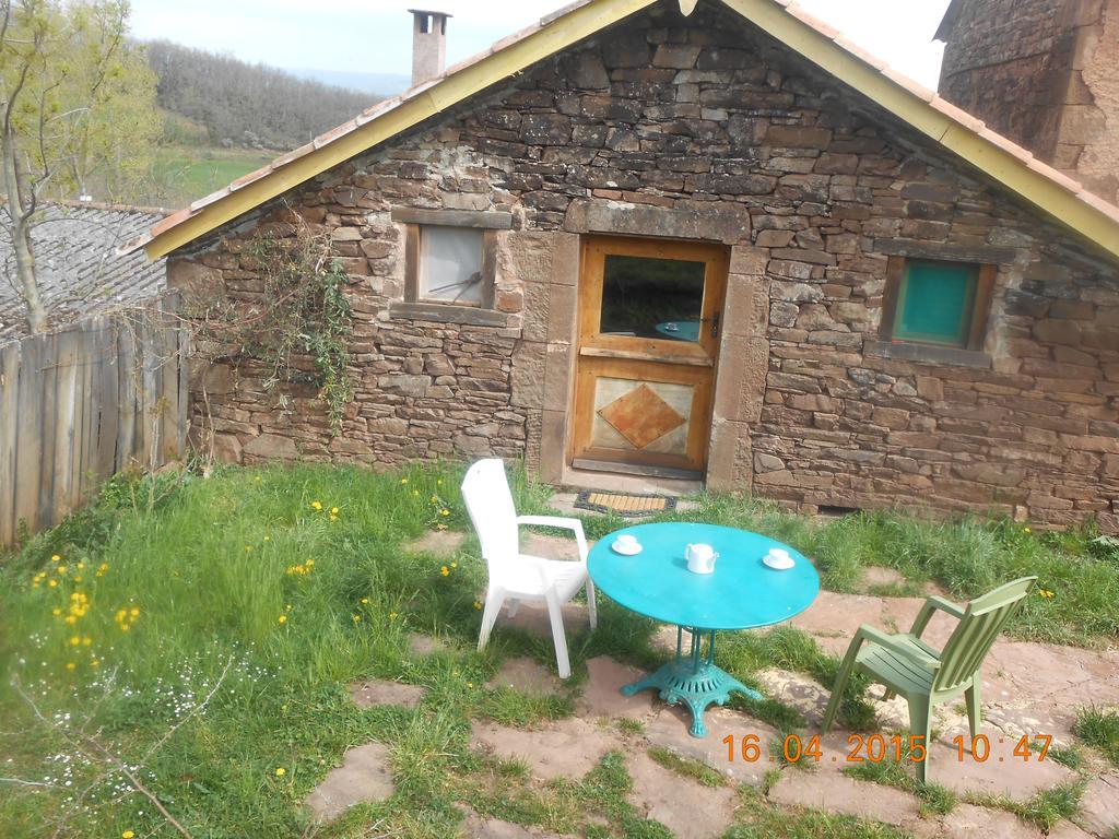 Gite Des Monts Saint-Izaire Dış mekan fotoğraf