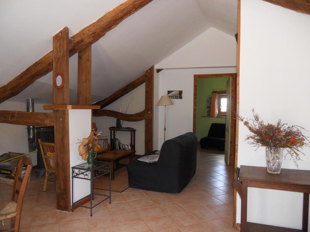 Gite Des Monts Saint-Izaire Oda fotoğraf