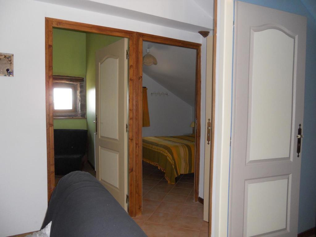 Gite Des Monts Saint-Izaire Oda fotoğraf